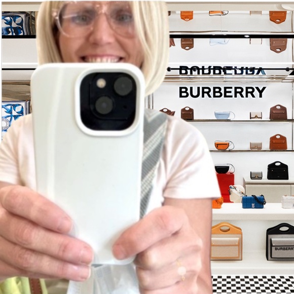 Meet your posher! - Picture 3 of 3